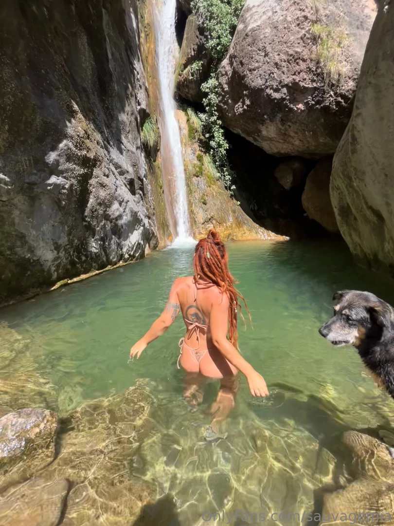 Mojadita de cintura para abajo 