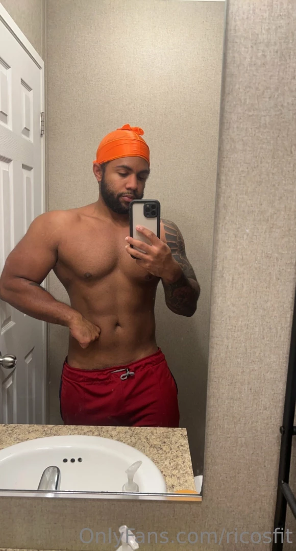 Start the weekend off right when you cum to my pics videos see all the part 1 