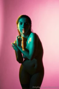 Deja que mi cuerpo te envuelva y te lleve a lugares inexplorados part 1