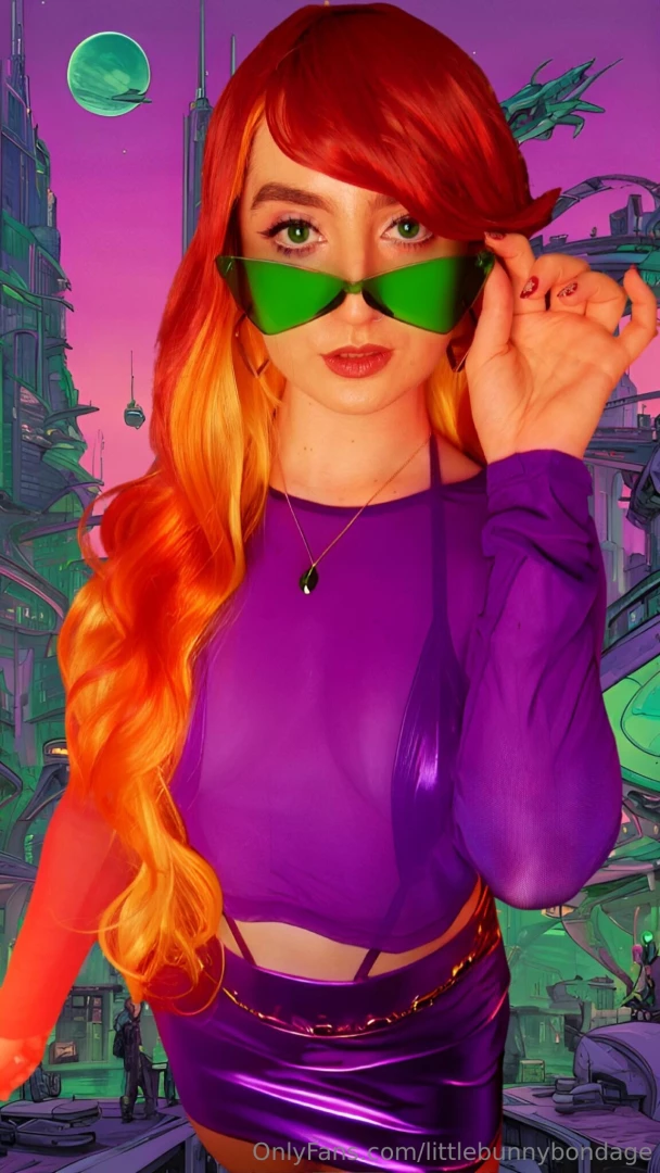Last chance today if you want all five vids of my new starfire cosplay 