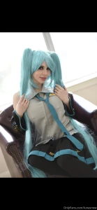 Your fave school girl