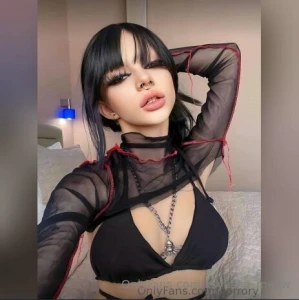 Subscribe horrory for free today only this girl horrory with a juicy part 1133