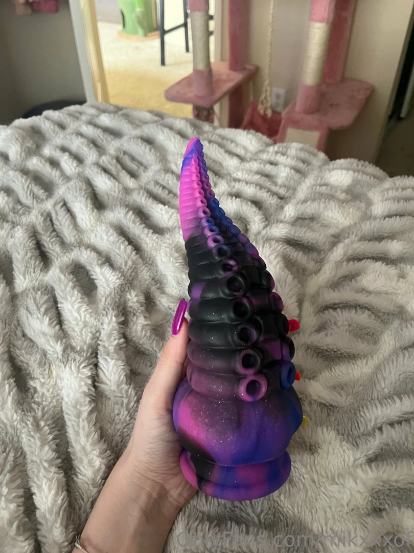 Thank you to whoever sent me my first tentacle dildo from my amazon 