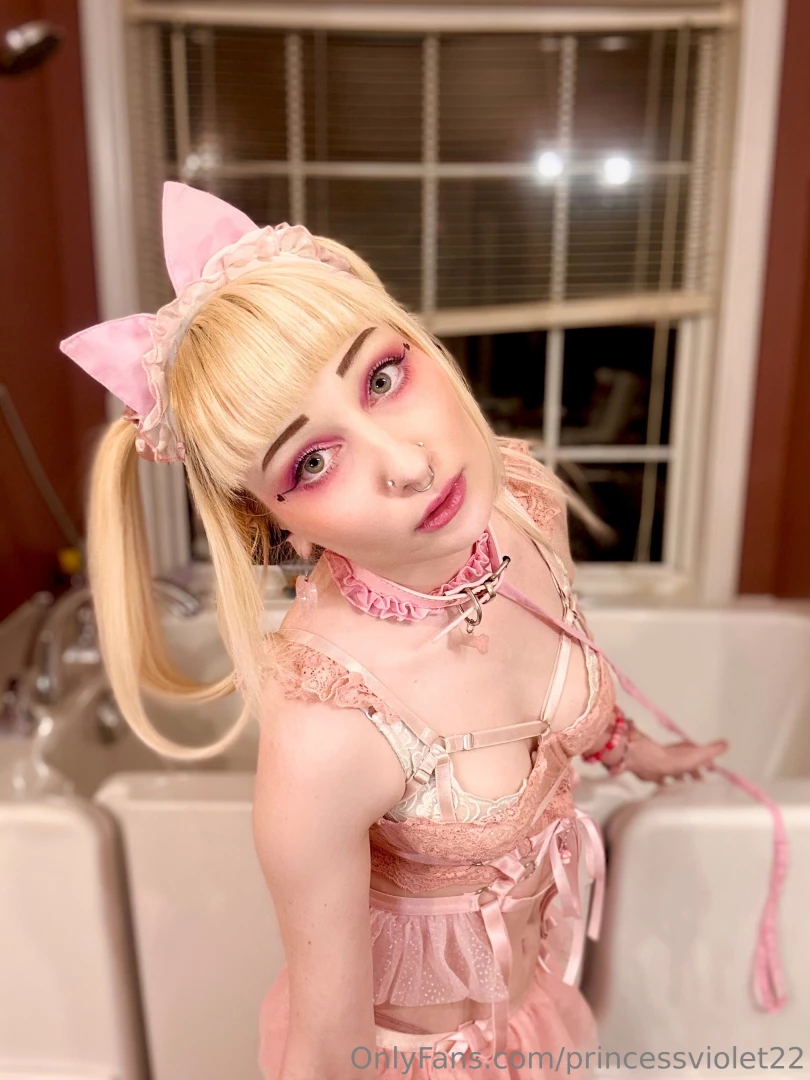 Would you give my sweetheart a taste 