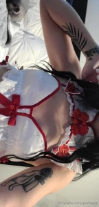 Any one want to buy this outfit it would come with some pics and a part 1