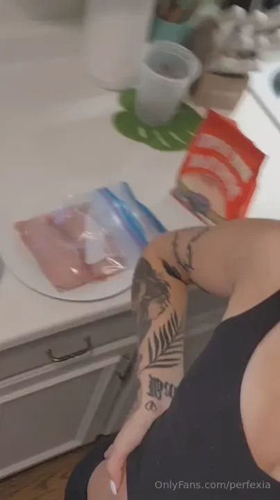 Come over im making us dinner 