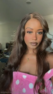 Join me on live saturday at 5 30pm pst my room is a little messy from