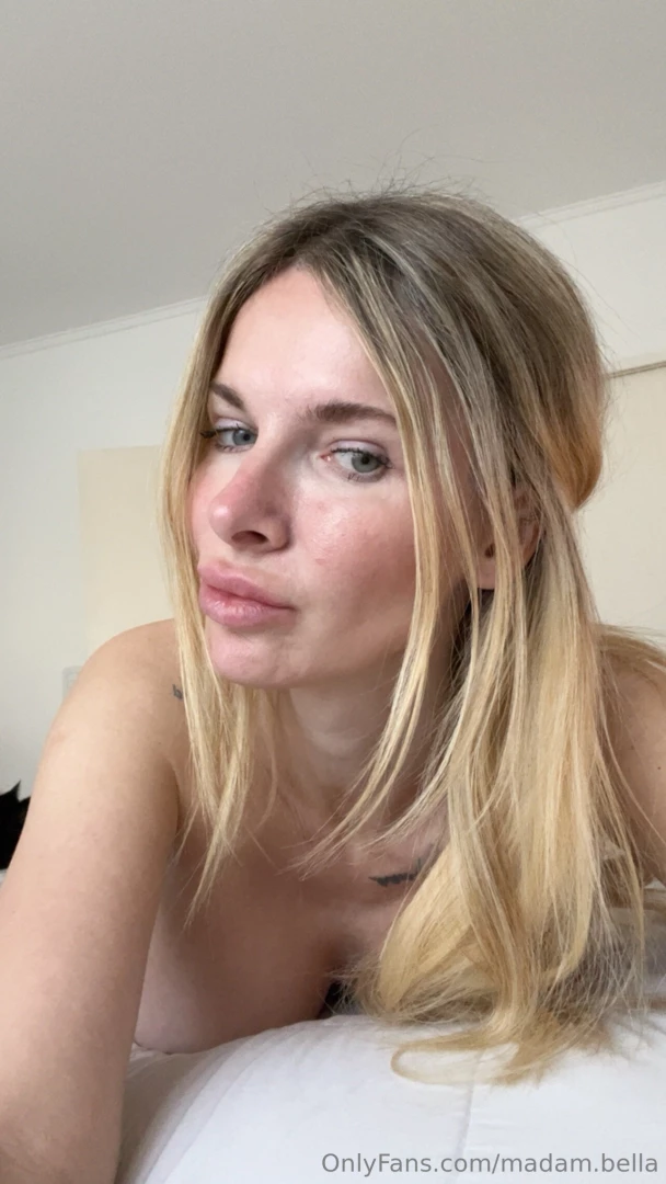 Good morning daddy how about if i show you how horny i woke up today 