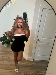 I am in such a good mood today sometimes being happy makes me so horny