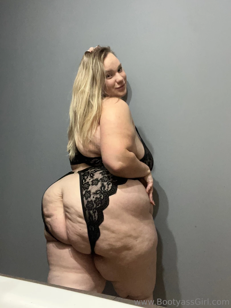 This chick likes to show off her big ass part 2 