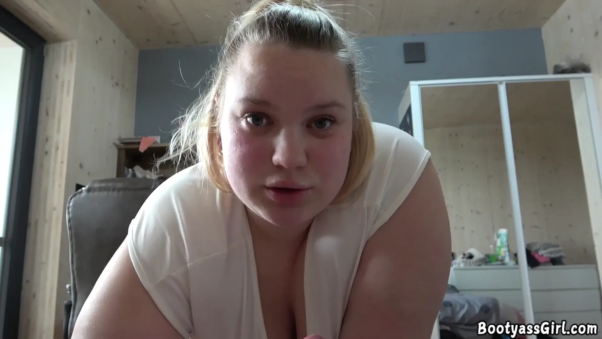 Homemade amateur sex with a chubby girl 