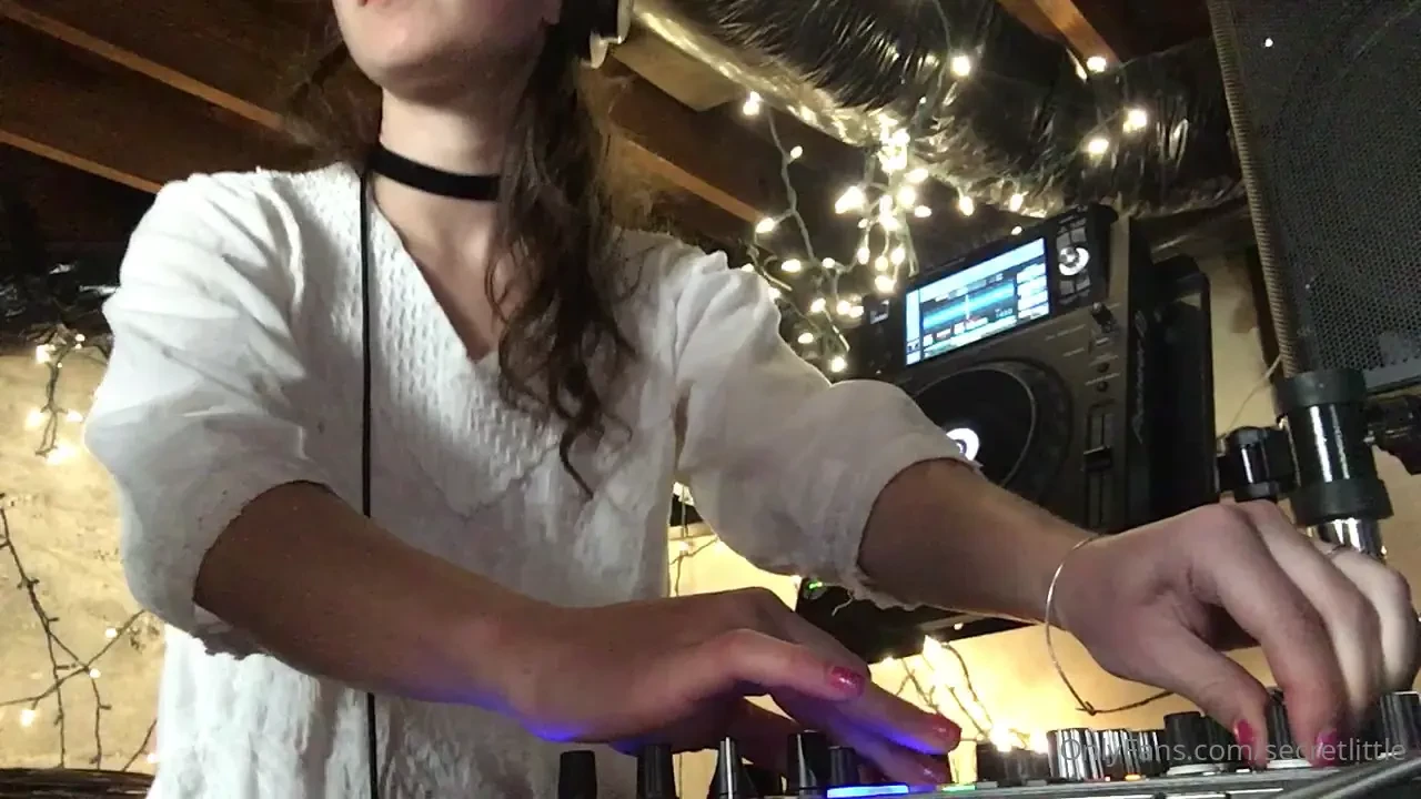 Come dance around with me while i dj watch out for a lil titty flash 