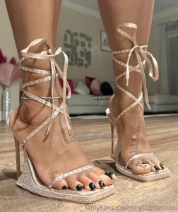 The sexiness is on overload part 1