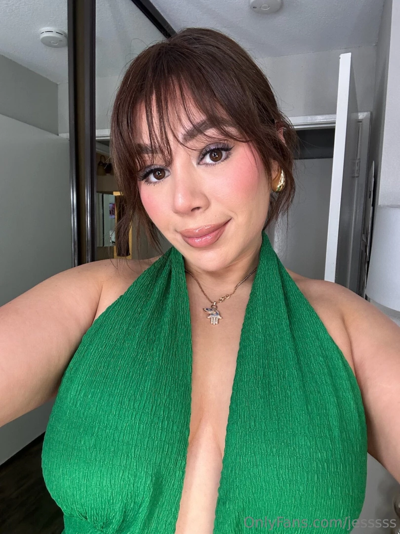 Queen of selfies 