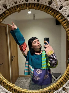 I recently bought myself a new sweater and it s absolutely amazing the