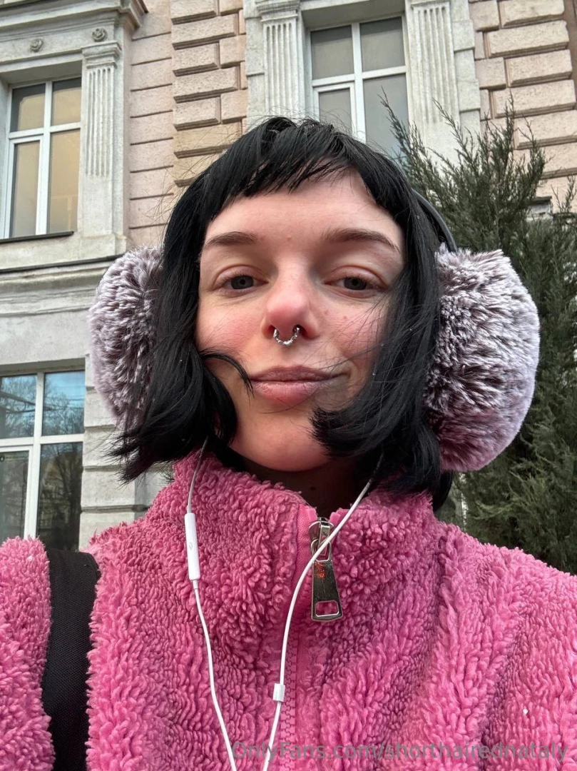 Hi as i stepped outside today i felt the fresh winter air embracing me 