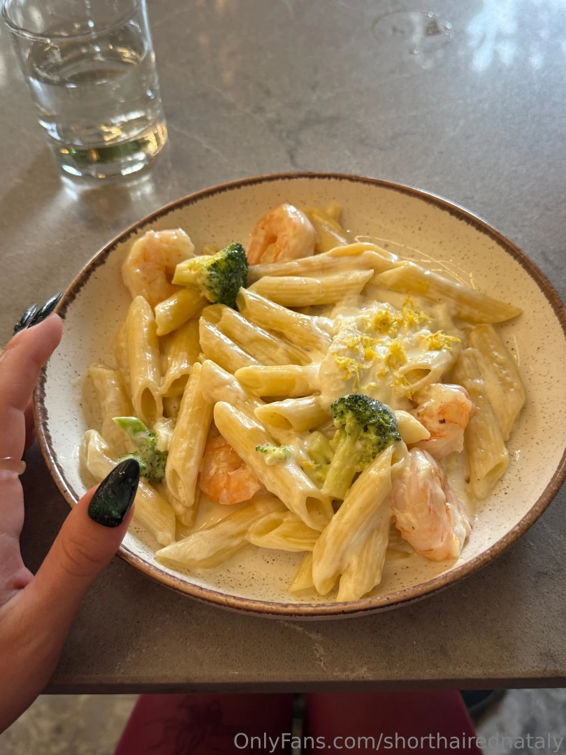 Tender pasta with shrimp and broccoli is just what you need for the 