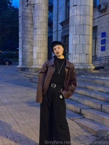 Evening city is my runway and the mood today is 100 sassy skin shadow