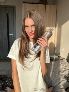 It s easier to wake up with avocado toast and a glass of warm water