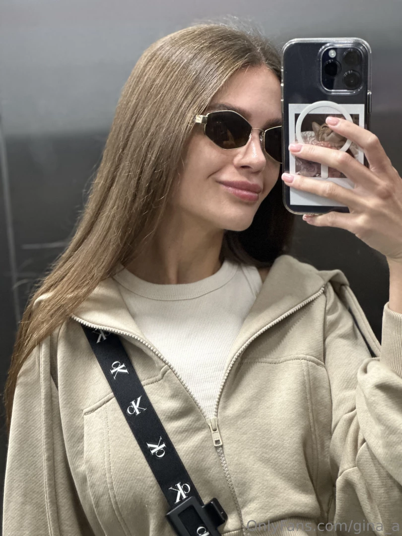 What style do you like more on me 