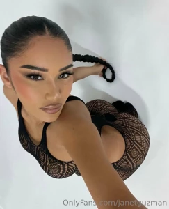 Beggin me on ya knees to be popular