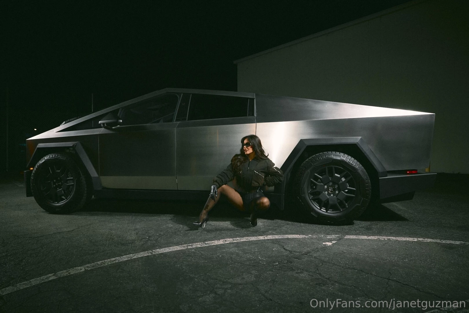 Bond girl 2025 