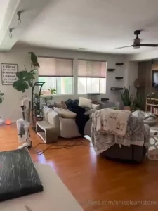 Hahaha omg just someone dm d me a link to simply irresistible by heavy