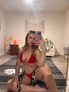 Wanna see this outfit on the floor instead part 1