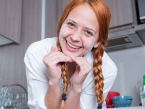 I have for you a full sexy and topless photoshoot making pizza in the