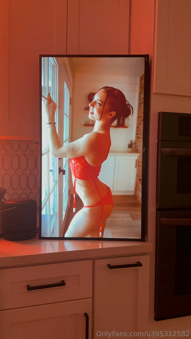 Lady in red part 335 