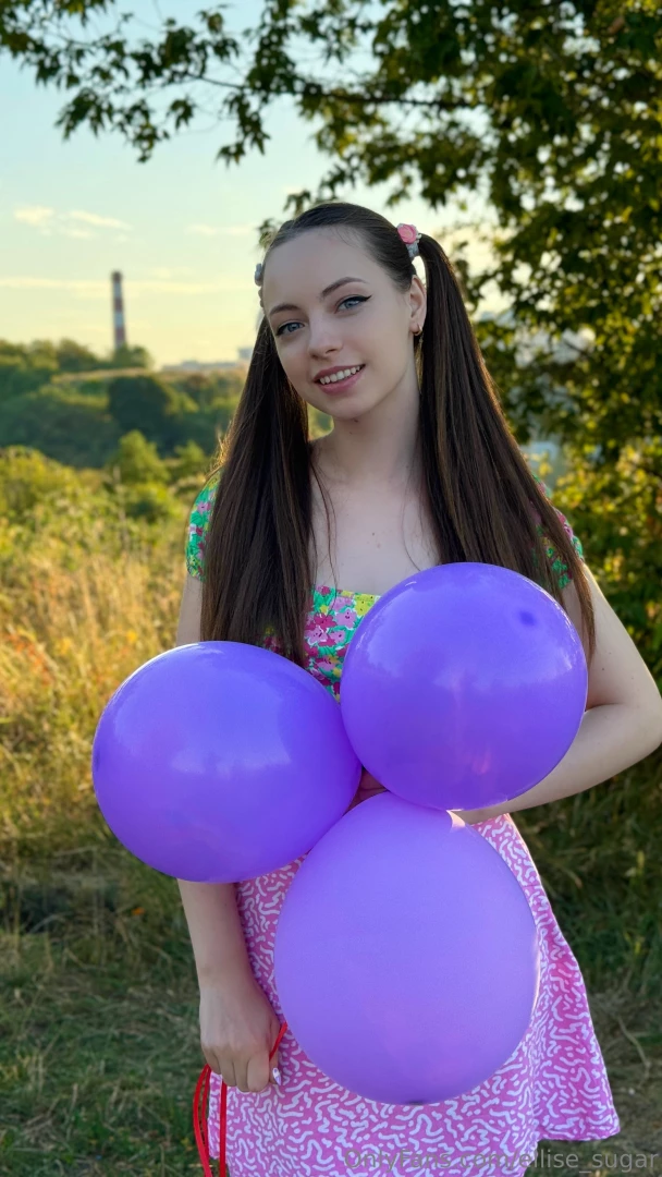 Describe in detail your favorite way to tease and tantalize my senses 