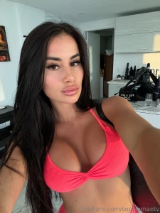 Can t taste my lips maybe you should try