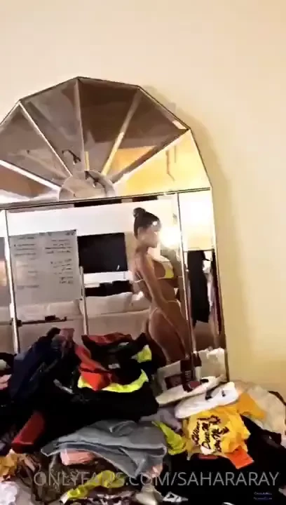 Do you like this color topless content coming tomorrow maybeeee 