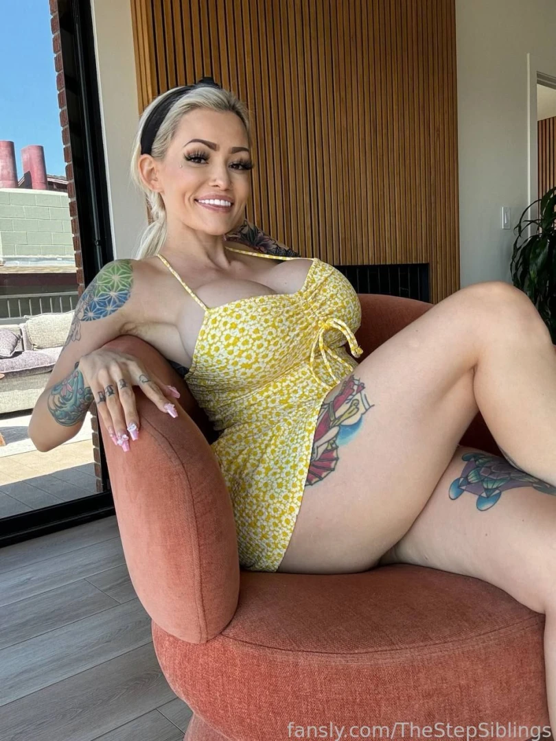 She s putting the joi in june go and see for free https fans ly 