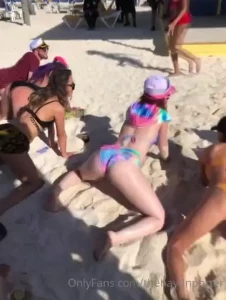 Turn down your volume before playing i took a twerk class on the beach part 1