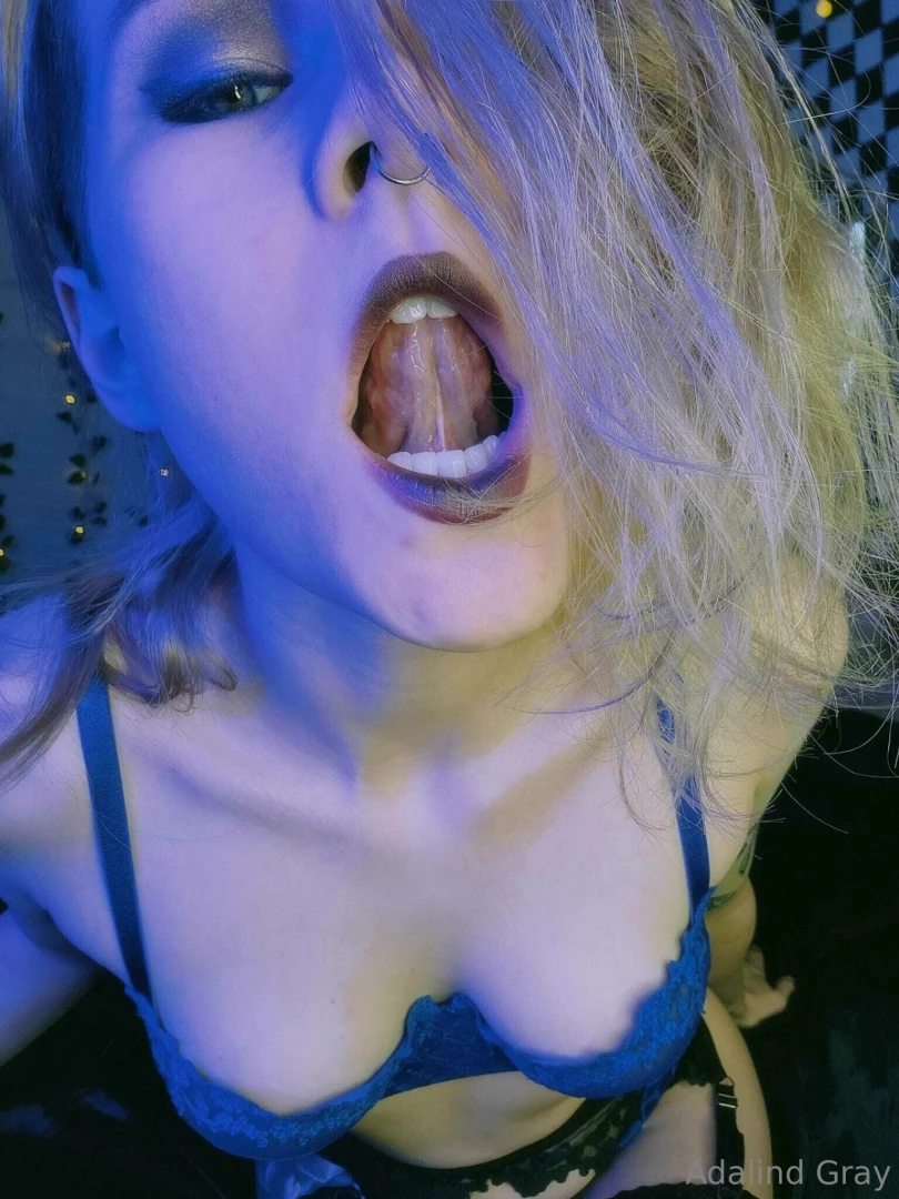 I wanna feel your cum down my throat 