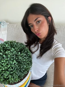 Hii made this cute little cover for the base of my plants i m so happy