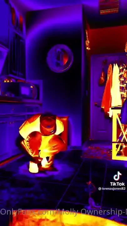 This is fcuking cool can t feel energy i am an empath psychic 