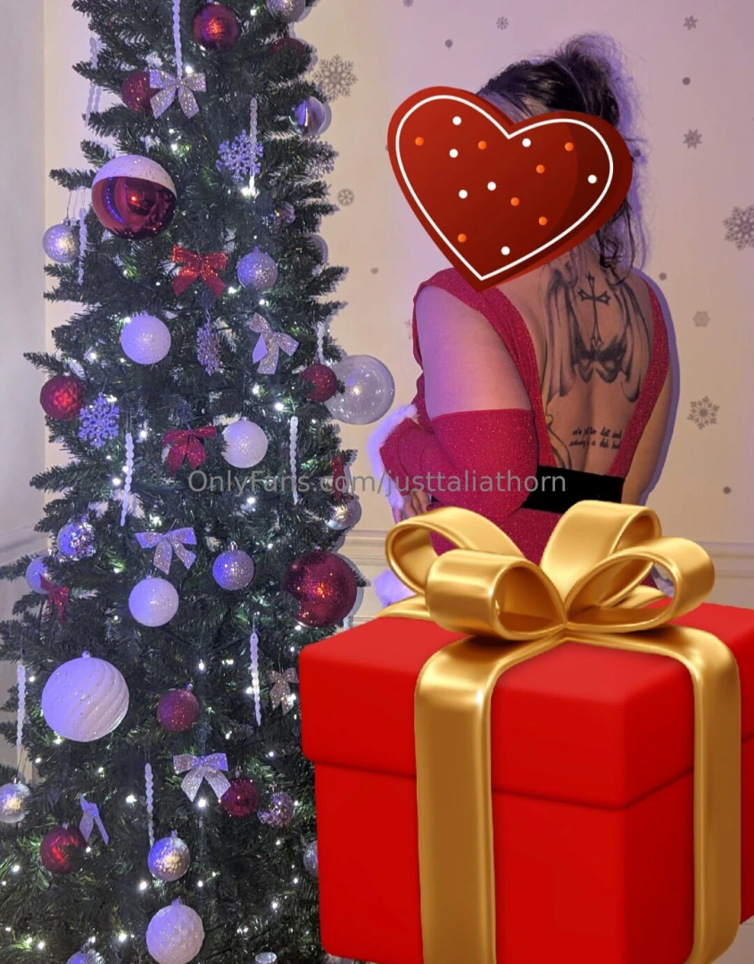 What kind of lights do you like on your christmas tree dm me to unlock 