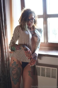 Nbsp a gorgeous and smart girl roxy_rainvip with a sexy body in