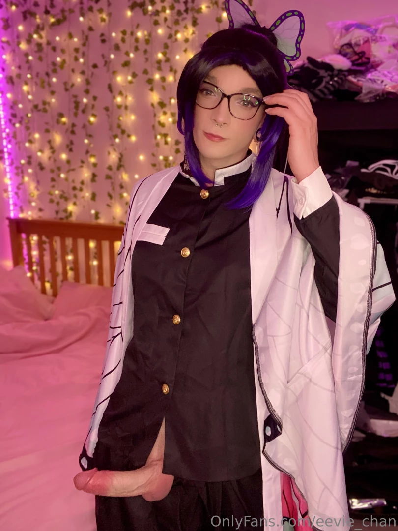 Shinobu with the fat sword 