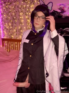 Shinobu with the fat sword