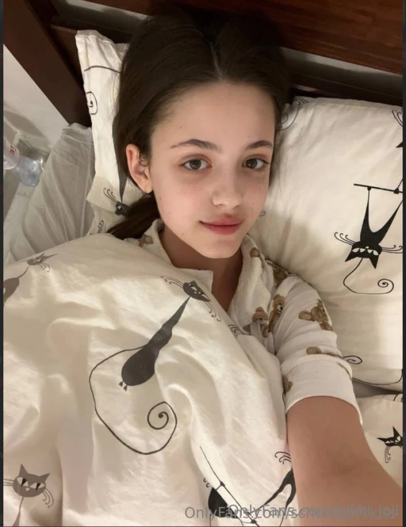 Free subscription only now schoo1gir1kiss you should be here right now part 20 