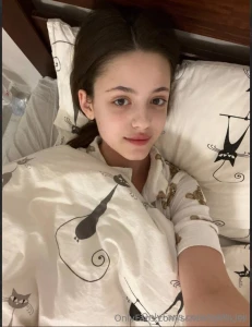 Free subscription only now schoo1gir1kiss you should be here right now part 20