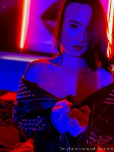 Neon lights brand new bundle 7pm in your dms