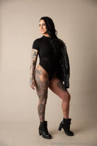 How do i look in black part 8