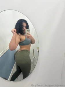 Looking hot should be a full-time job