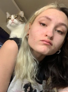 Kitty bro post