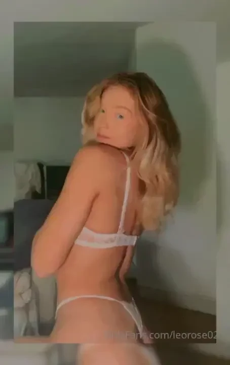 Happy friday my gorgeous people who s going out out this weekend i ll 