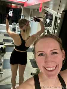 Hair bow makes me stronger